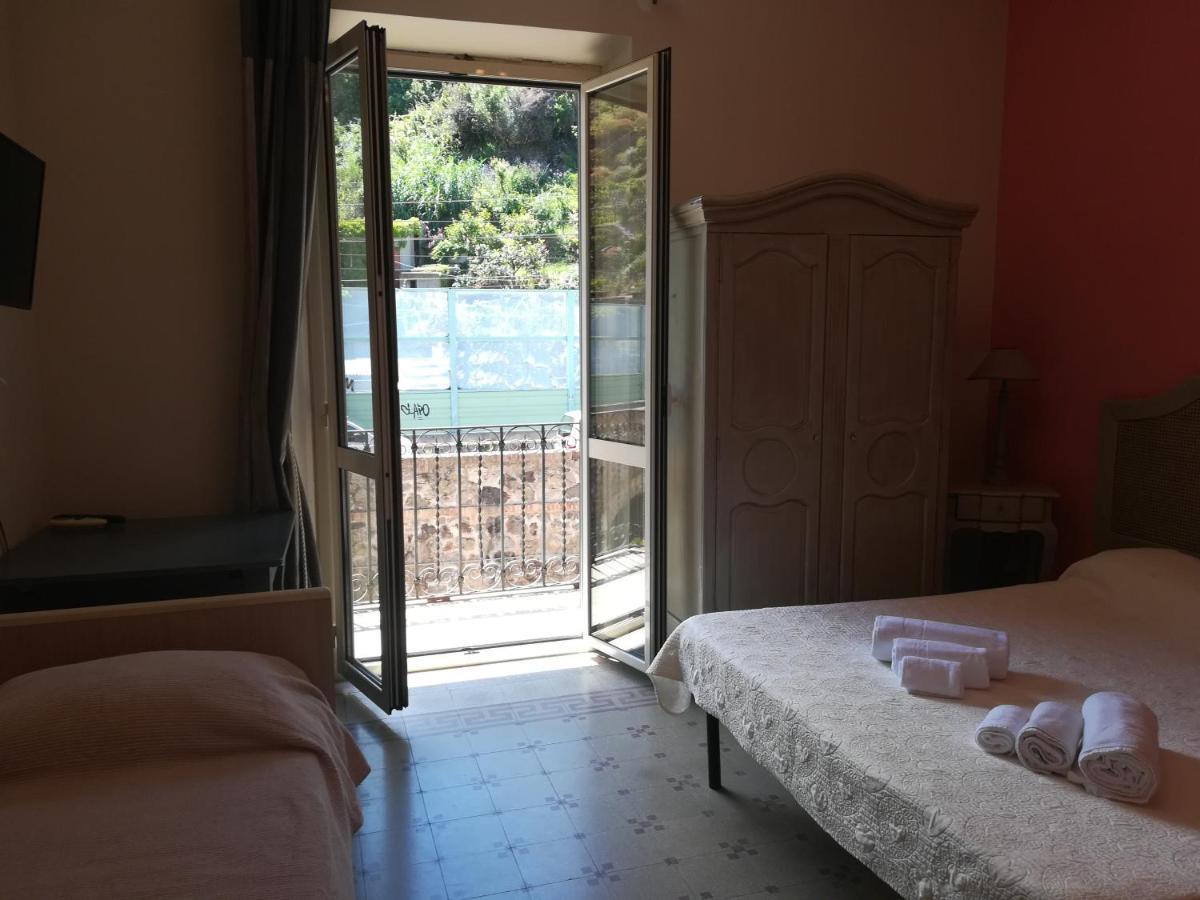 B&B A Due Passi Dal Mare Scilla Exteriér fotografie